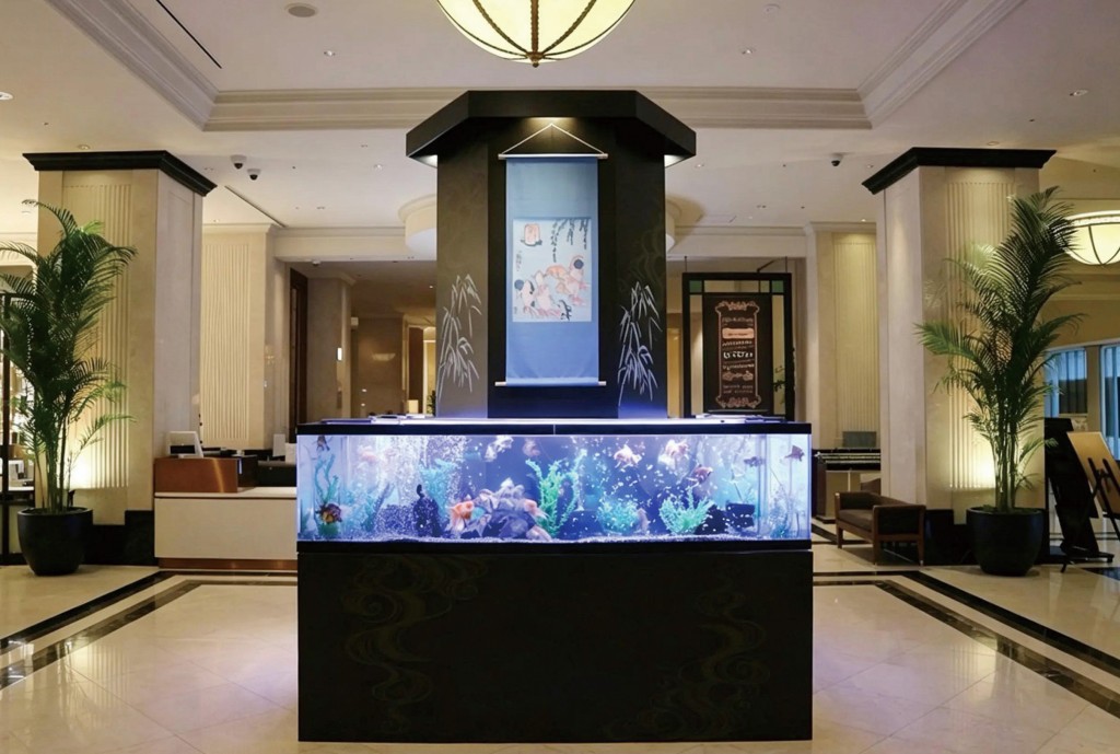 今年もロビーに「錦魚の舞」が登場！