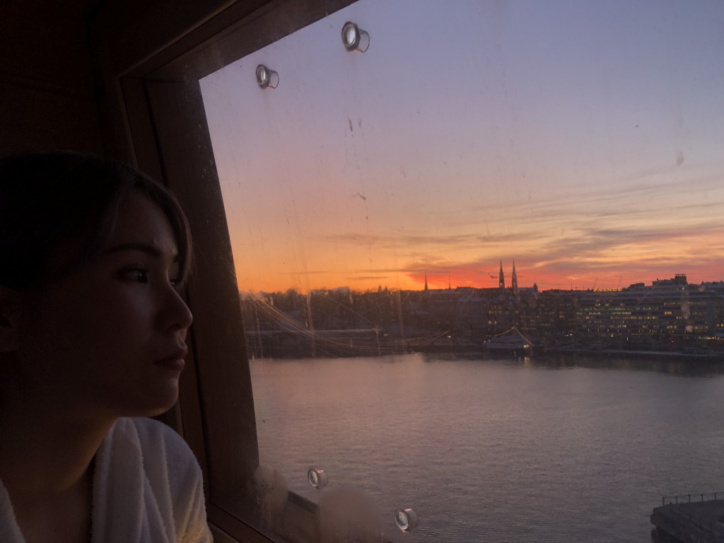 FFDA7B40-6264-4652-94F9-6AF0F400DC2D