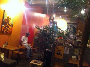 喫茶　デシベル