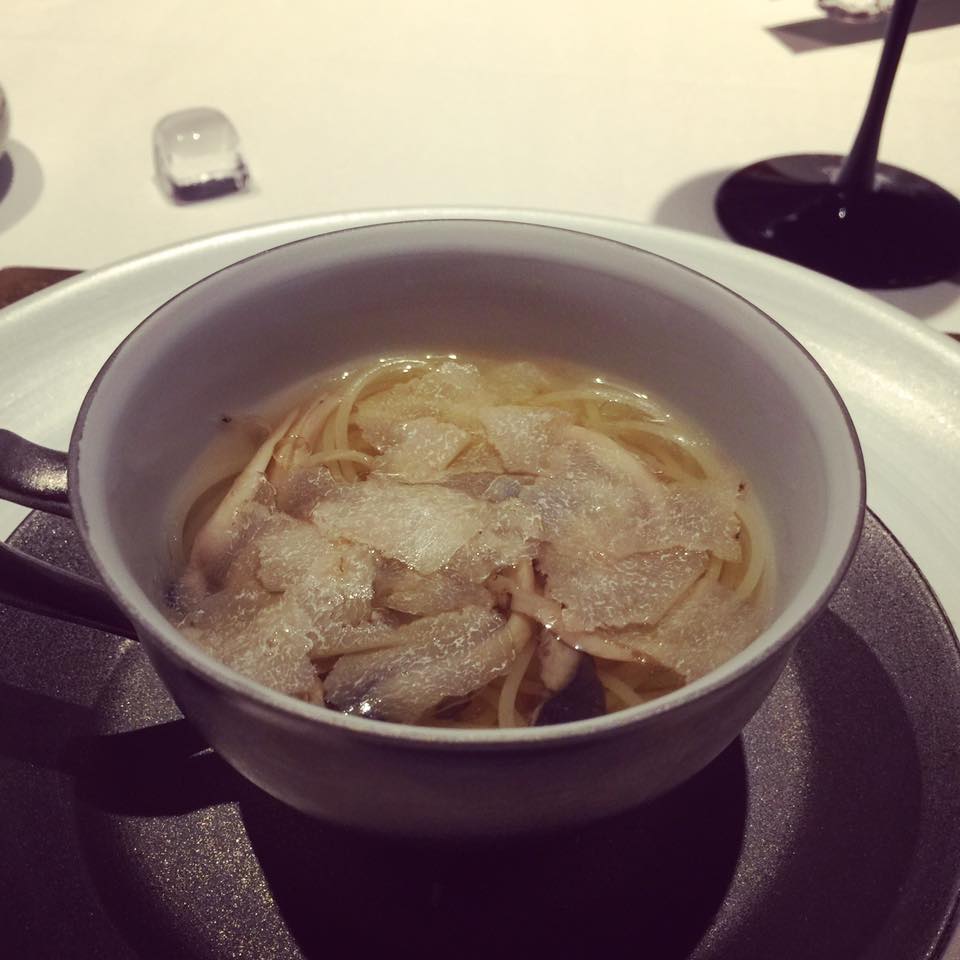 今年もセッタンタで白トリュフ祭り！前菜はまさかのトリュフラーメン？？