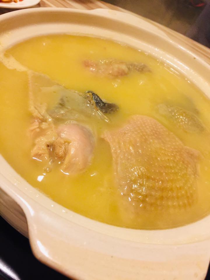 ず〜っと食べたかった究極の鶏鍋「砂鍋土鶏」を鶏窩砂鍋で！