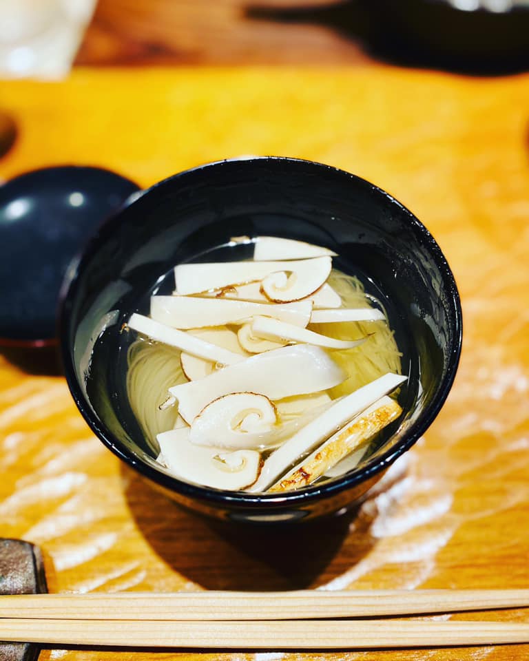 これは空に飛んでいきそうな美味しさ！名古屋「吉い」の松茸にゅうめん