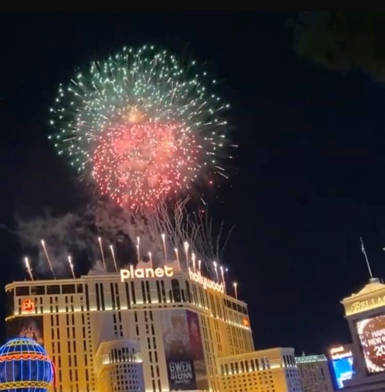 2020年の幕開けはラスベガスの8万発の花火で！