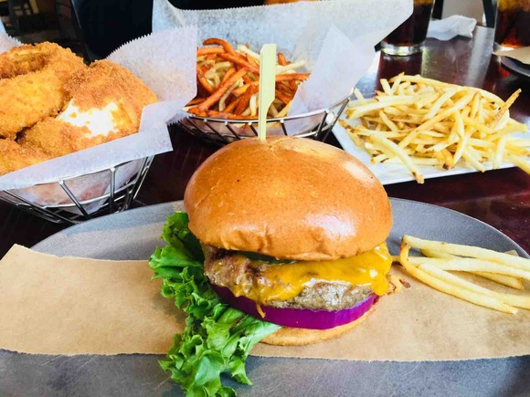 アメリカダラス「南西部アメリカ料理しか食べないダラスの旅」はハンバーガーから