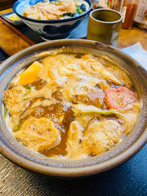 名古屋の味噌煮込みうどんなら「角丸」。コロきしめんもね♬