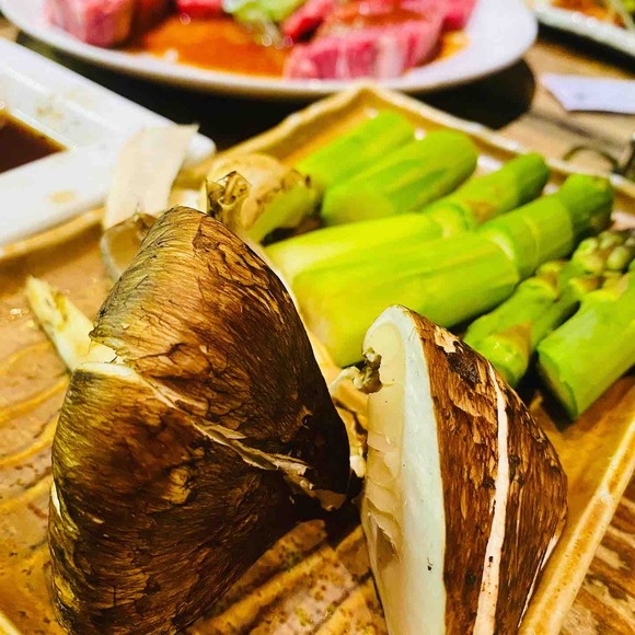 これは旨いっ！焼肉「三國はなれ」で炭焼きハラミ＆松茸