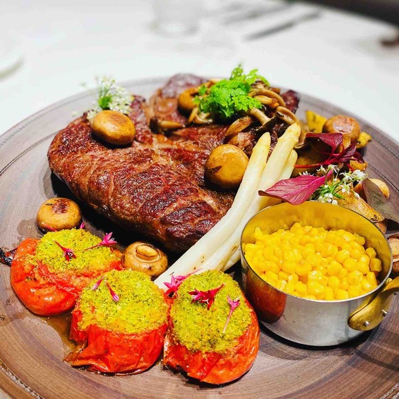 フレンチレストランのグランドダイアがビストロに！アンガス牛1㎏を塊で