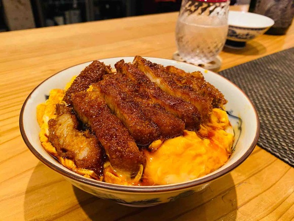 馳走和醸すぎの深夜飯②名古屋で話題の最強の「カツ丼」編