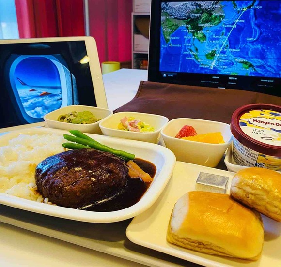 海外旅行に行けなくても…おうちで「機内食ごっこ！」（JALっぽく）