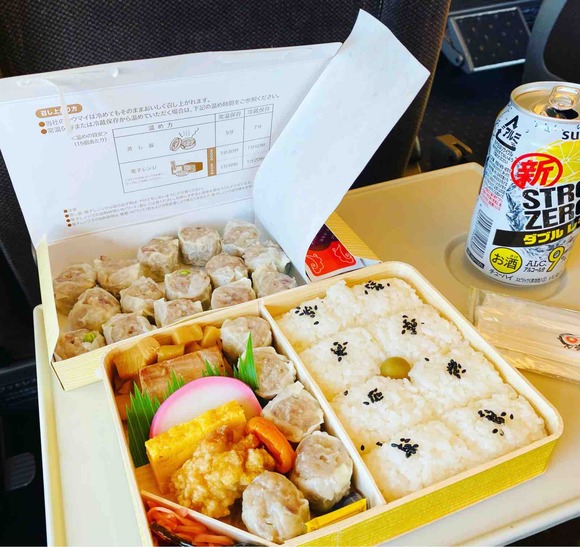 「崎陽軒のシウマイ弁当」に単品の「崎陽軒シウマイ」で追いシウマイ♡