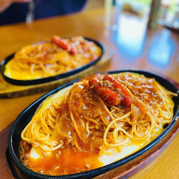 名古屋へいりゃ～せ！聖地で名物「鉄板イタスパ」たべよまい＠ラ・セーヌ