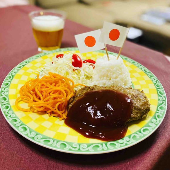 パラリンピック期間も我が家の皿に旗が立ちます!大人のお子さまランチ