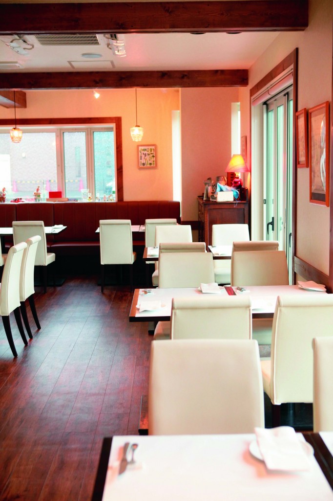 コション_店内_縦