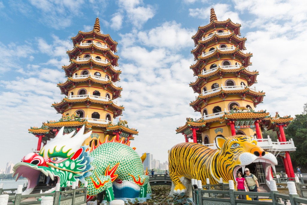 蓮池潭_龍虎塔_昼間